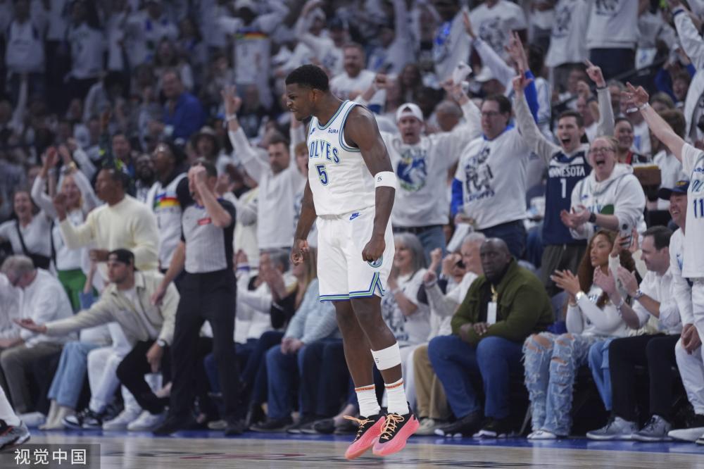 两名核心作 两名核心作