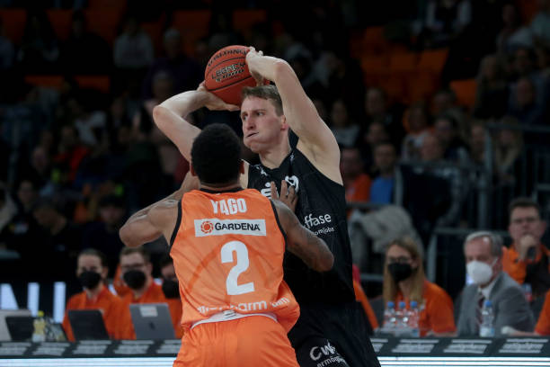 分别拥有庞 分别拥有庞