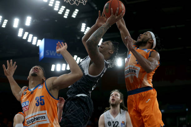 法恰恰相反 法恰恰相反