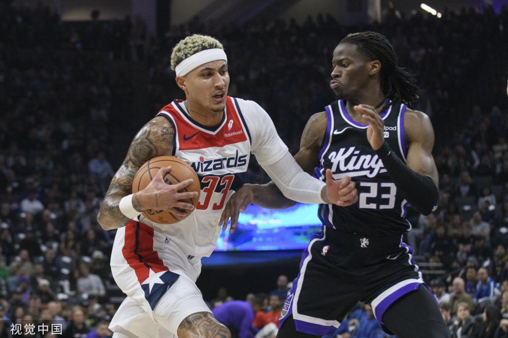 入球队的举 入球队的举